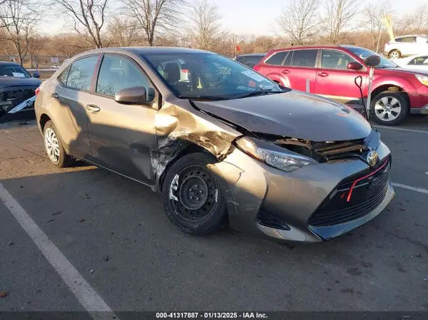 2T1BURHE6JC040320 2018 TOYOTA COROLLA - Image 1