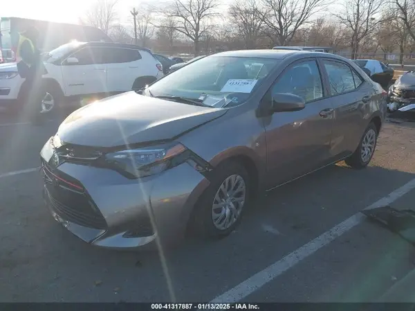 2T1BURHE6JC040320 2018 TOYOTA COROLLA - Image 2