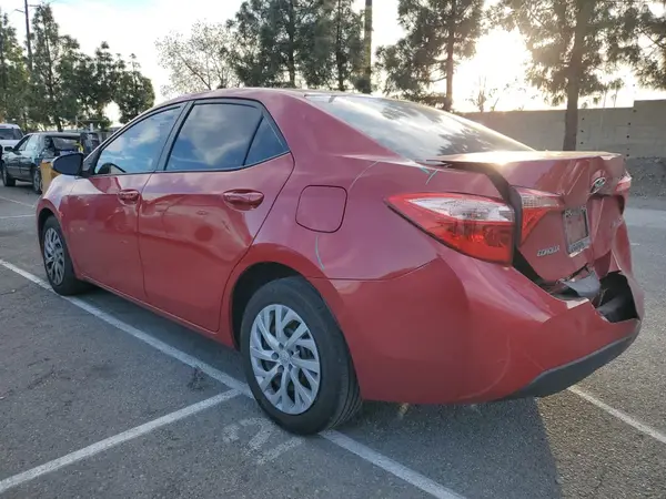 2T1BURHE6JC040799 2018 TOYOTA COROLLA - Image 2