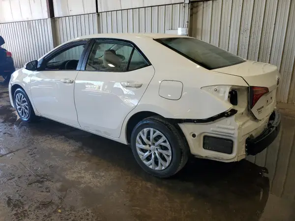 2T1BURHE6JC043413 2018 TOYOTA COROLLA - Image 2