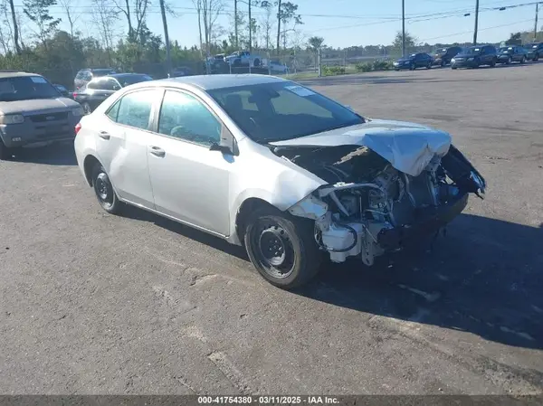 2T1BURHE6JC043718 2018 TOYOTA COROLLA - Image 1