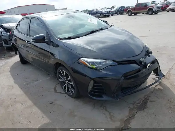 2T1BURHE6JC043976 2018 TOYOTA COROLLA - Image 1
