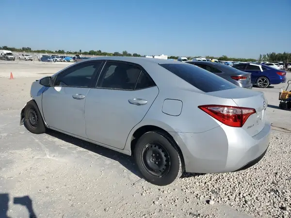 2T1BURHE6JC044111 2018 TOYOTA COROLLA - Image 2