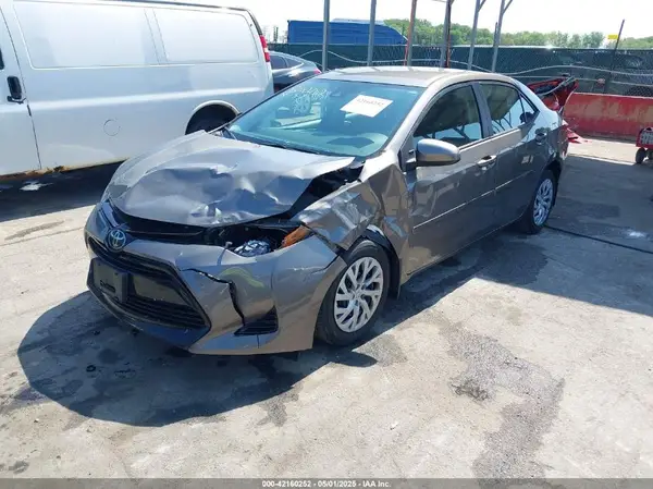 2T1BURHE6JC044223 2018 TOYOTA COROLLA - Image 2