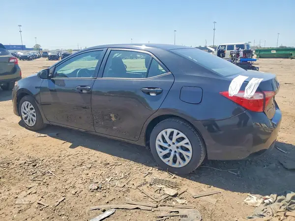 2T1BURHE6JC044500 2018 TOYOTA COROLLA - Image 2