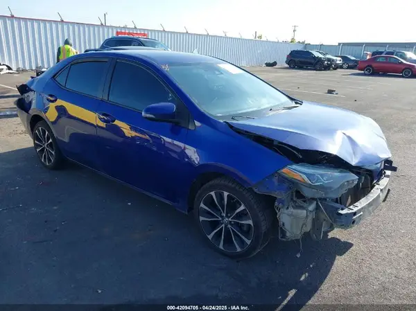 2T1BURHE6JC046473 2018 TOYOTA COROLLA - Image 1
