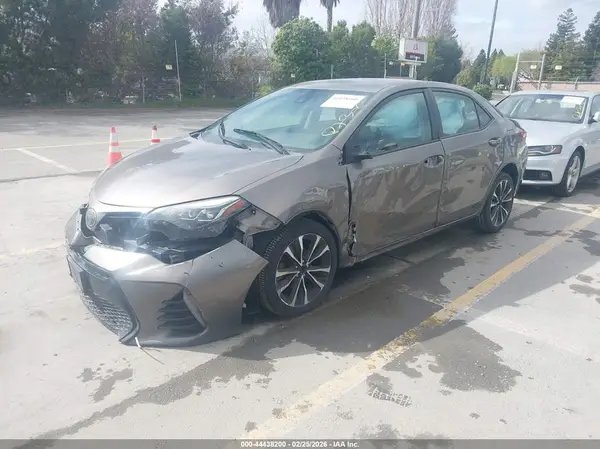 2T1BURHE6JC046733 2018 TOYOTA COROLLA - Image 2