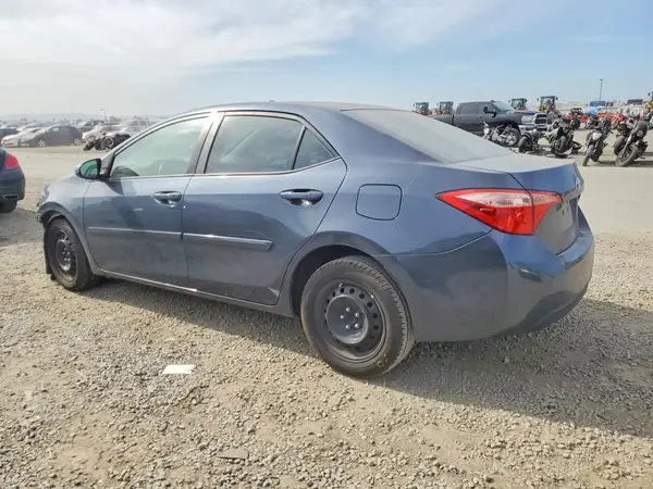 2T1BURHE6JC047154 2018 TOYOTA COROLLA - Image 2