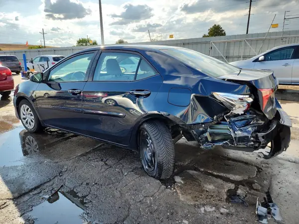 2T1BURHE6JC048062 2018 TOYOTA COROLLA - Image 2