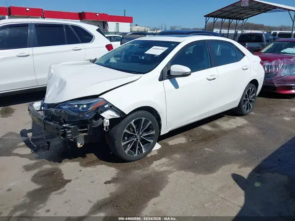 2T1BURHE6JC048613 2018 TOYOTA COROLLA - Image 2