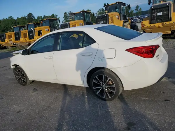 2T1BURHE6JC053889 2018 TOYOTA COROLLA - Image 2