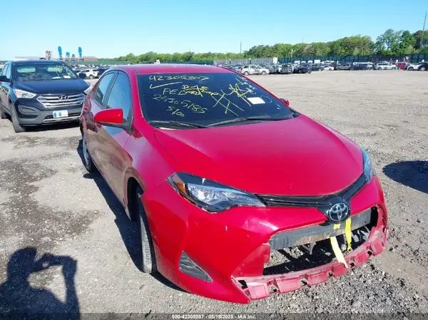2T1BURHE6JC057196 2018 TOYOTA COROLLA - Image 1
