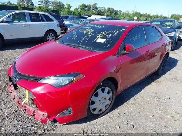 2T1BURHE6JC057196 2018 TOYOTA COROLLA - Image 2