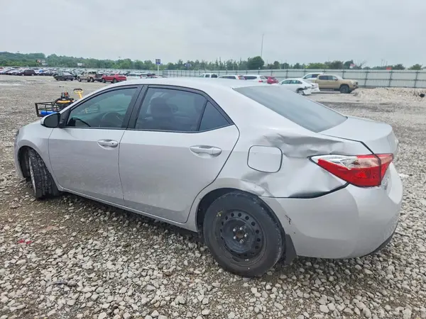 2T1BURHE6JC060986 2018 TOYOTA COROLLA - Image 2