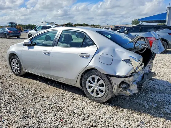 2T1BURHE6JC061815 2018 TOYOTA COROLLA - Image 2