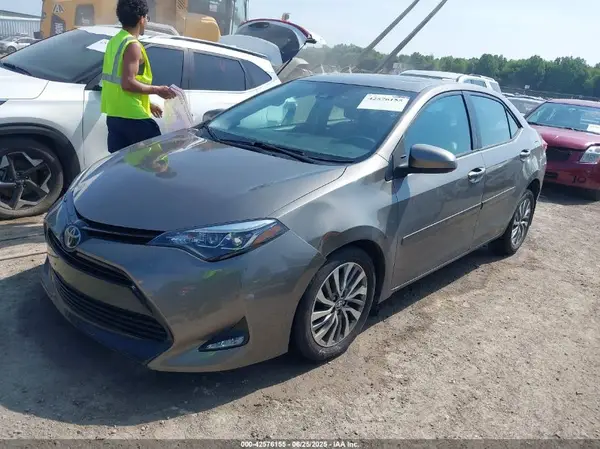 2T1BURHE6JC062205 2018 TOYOTA COROLLA - Image 2