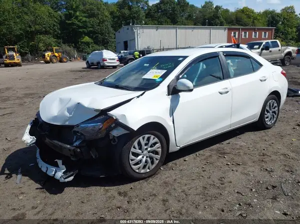 2T1BURHE6JC062284 2018 TOYOTA COROLLA - Image 2