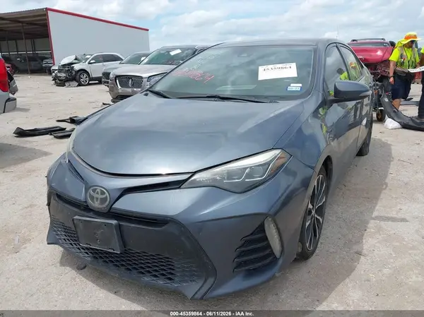 2T1BURHE6JC062947 2018 TOYOTA COROLLA - Image 2