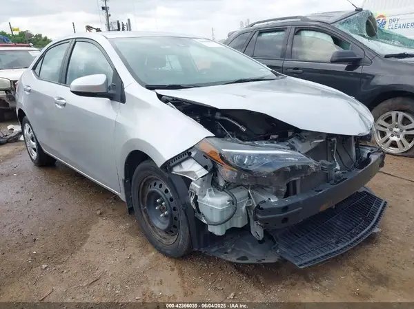 2T1BURHE6JC064214 2018 TOYOTA COROLLA - Image 1