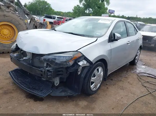 2T1BURHE6JC064214 2018 TOYOTA COROLLA - Image 2