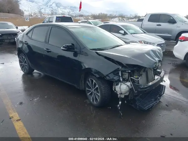 2T1BURHE6JC064732 2018 TOYOTA COROLLA - Image 1