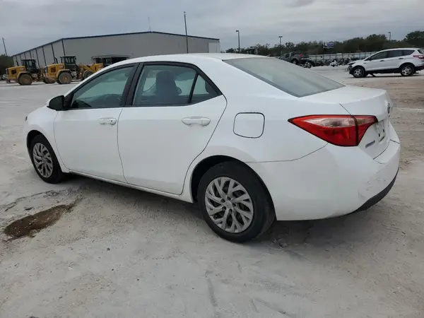 2T1BURHE6JC064858 2018 TOYOTA COROLLA - Image 2