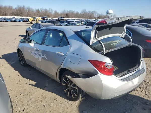 2T1BURHE6JC064956 2018 TOYOTA COROLLA - Image 2