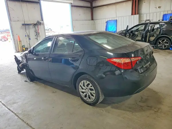 2T1BURHE6JC065590 2018 TOYOTA COROLLA - Image 2