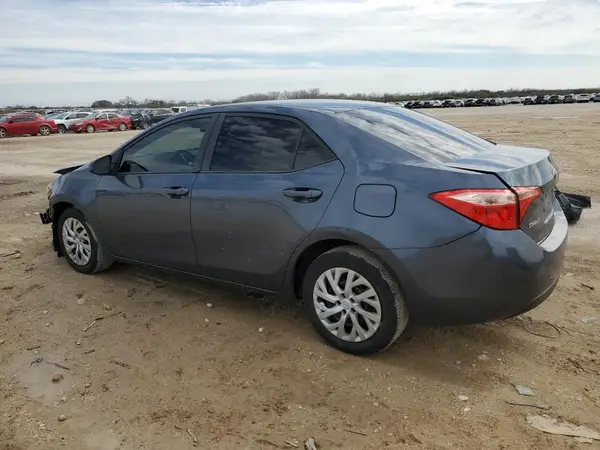 2T1BURHE6JC068215 2018 TOYOTA COROLLA - Image 2