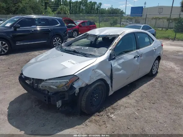 2T1BURHE6JC068666 2018 TOYOTA COROLLA - Image 2