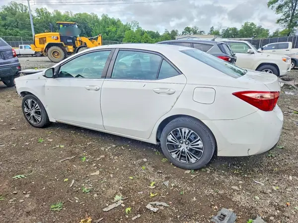 2T1BURHE6JC070238 2018 TOYOTA COROLLA - Image 2