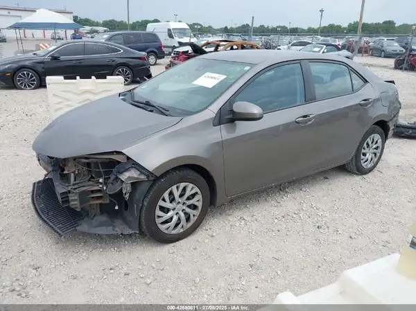 2T1BURHE6JC074192 2018 TOYOTA COROLLA - Image 2