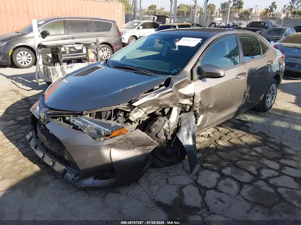 2T1BURHE6JC077982 2018 TOYOTA COROLLA - Image 2
