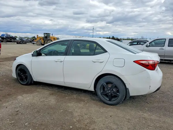 2T1BURHE6JC078257 2018 TOYOTA COROLLA - Image 2