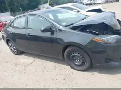 2T1BURHE6JC083068 2018 TOYOTA COROLLA