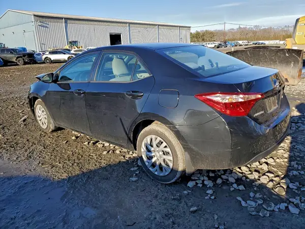 2T1BURHE6JC090103 2018 TOYOTA COROLLA - Image 2
