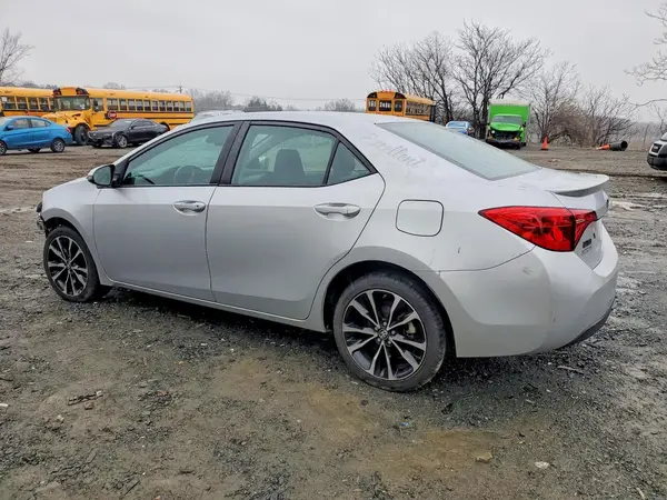 2T1BURHE6JC090909 2018 TOYOTA COROLLA - Image 2
