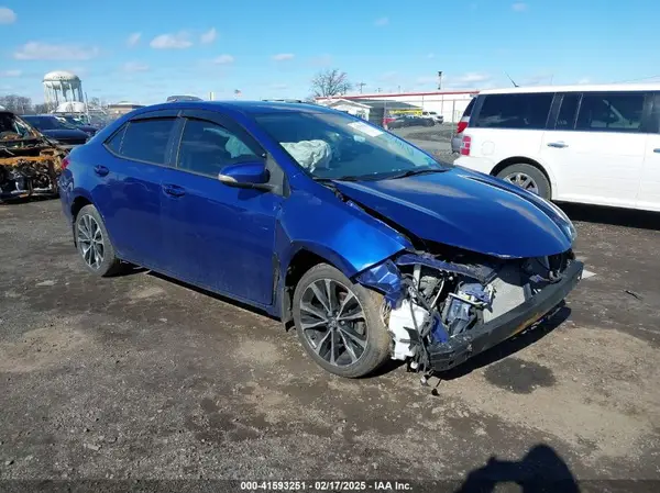 2T1BURHE6JC093468 2018 TOYOTA COROLLA - Image 1