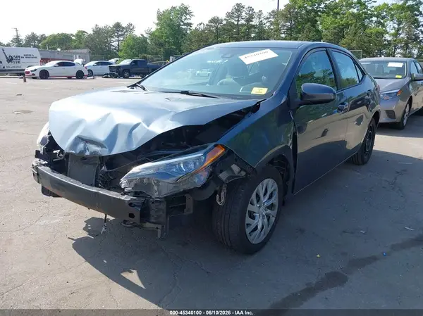 2T1BURHE6JC094281 2018 TOYOTA COROLLA - Image 2