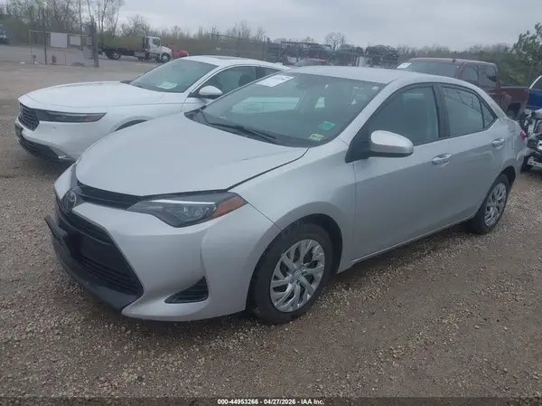 2T1BURHE6JC095673 2018 TOYOTA COROLLA - Image 2