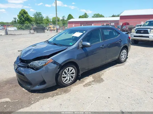 2T1BURHE6JC097410 2018 TOYOTA COROLLA - Image 2