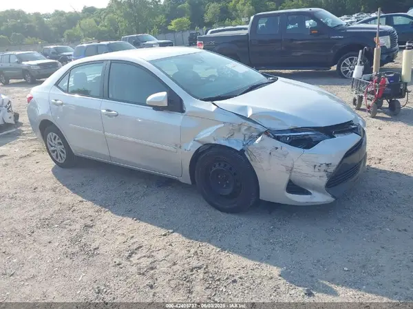 2T1BURHE6JC100175 2018 TOYOTA COROLLA - Image 1