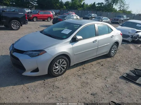 2T1BURHE6JC100175 2018 TOYOTA COROLLA - Image 2
