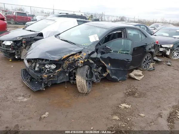 2T1BURHE6JC101018 2018 TOYOTA COROLLA - Image 2