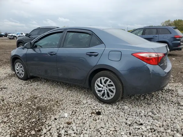 2T1BURHE6JC101343 2018 TOYOTA COROLLA - Image 2