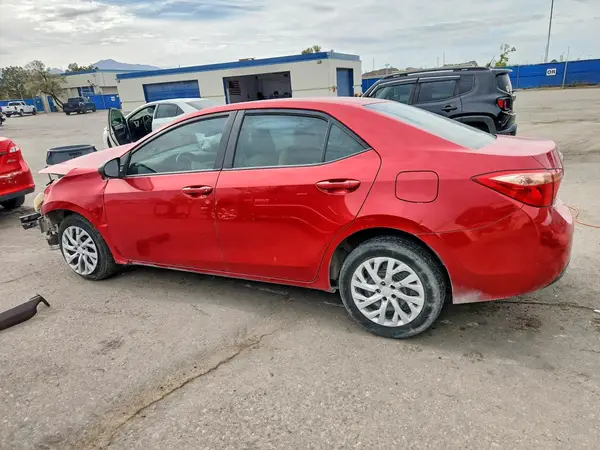 2T1BURHE6JC102654 2018 TOYOTA COROLLA - Image 2