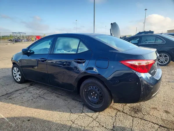 2T1BURHE6JC103903 2018 TOYOTA COROLLA - Image 2
