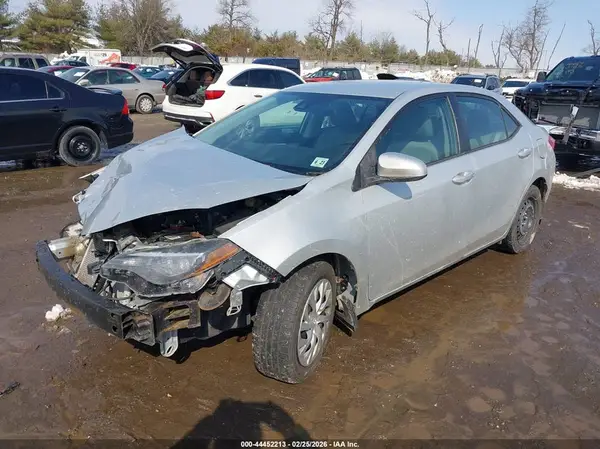 2T1BURHE6JC105554 2018 TOYOTA COROLLA - Image 2