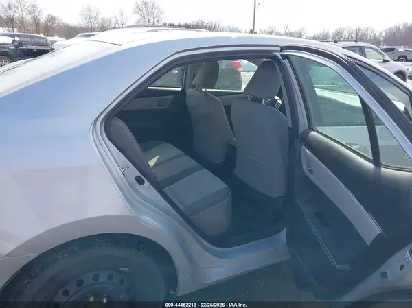 2T1BURHE6JC105554 2018 TOYOTA COROLLA - Image 8