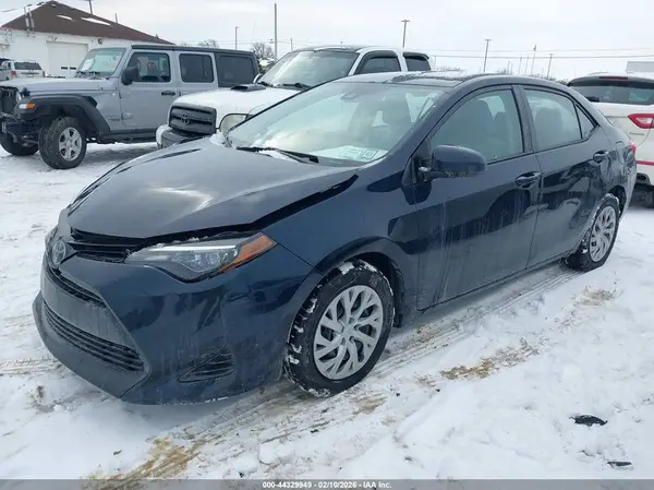 2T1BURHE6JC106638 2018 TOYOTA COROLLA - Image 2